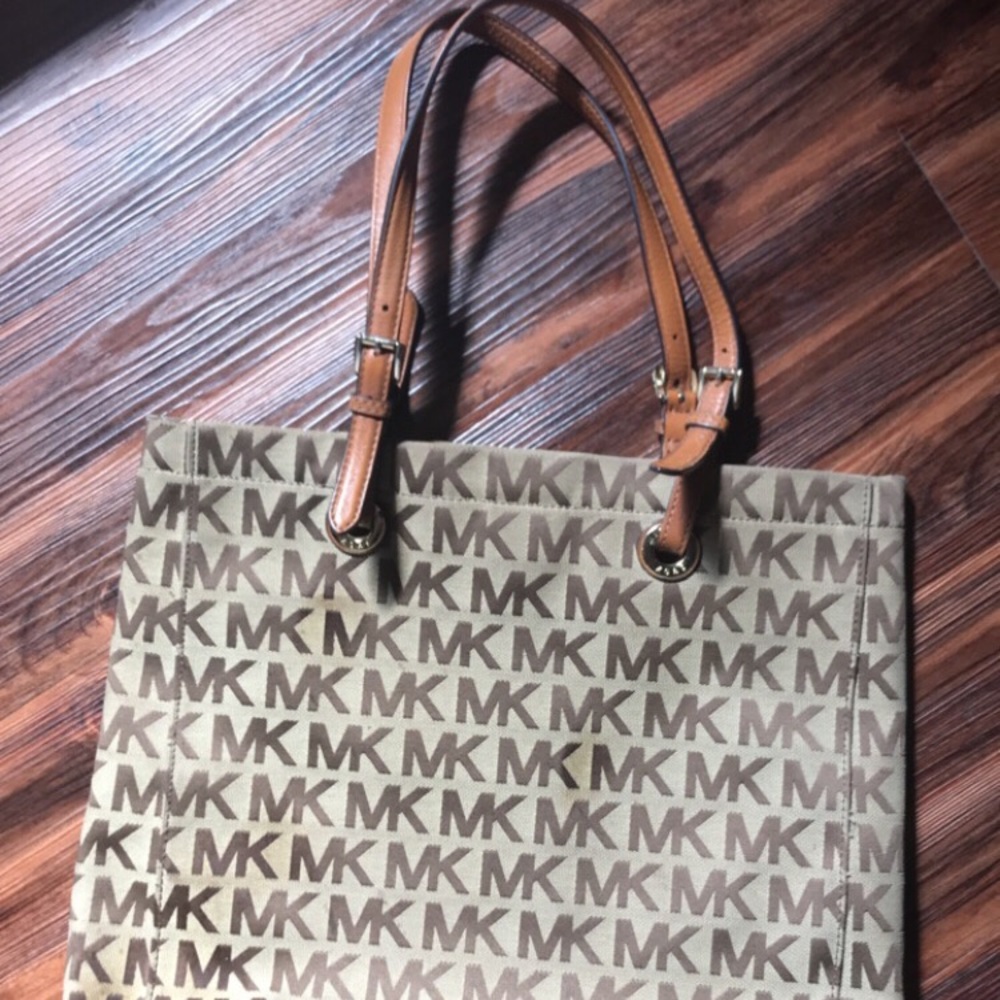 Michael Kors purse